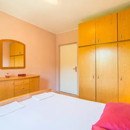Jerko 4245 Apartamento