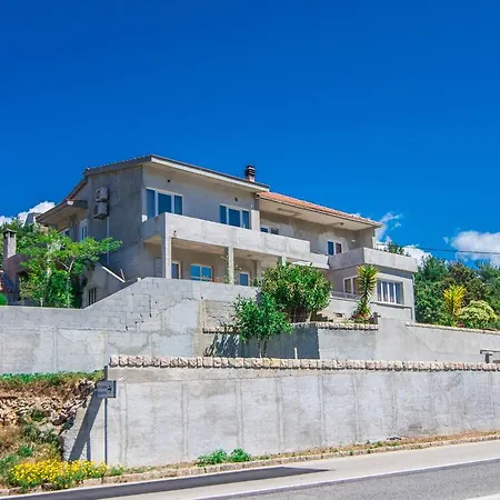 Jerko 4245 Apartamento Poljica (Trogir)